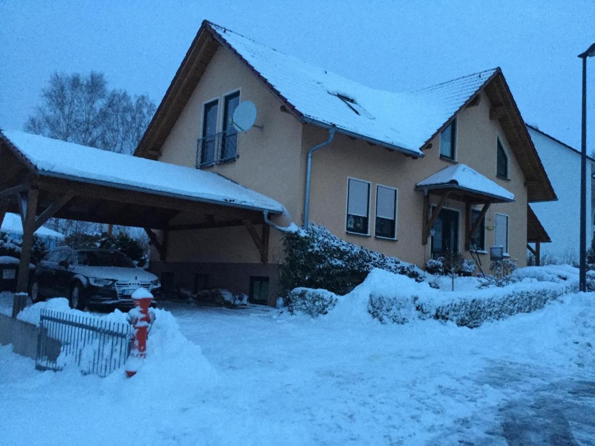 Ferienwohnung Mit Blick Auf Den Kickelhahn イルメナウ エクステリア 写真